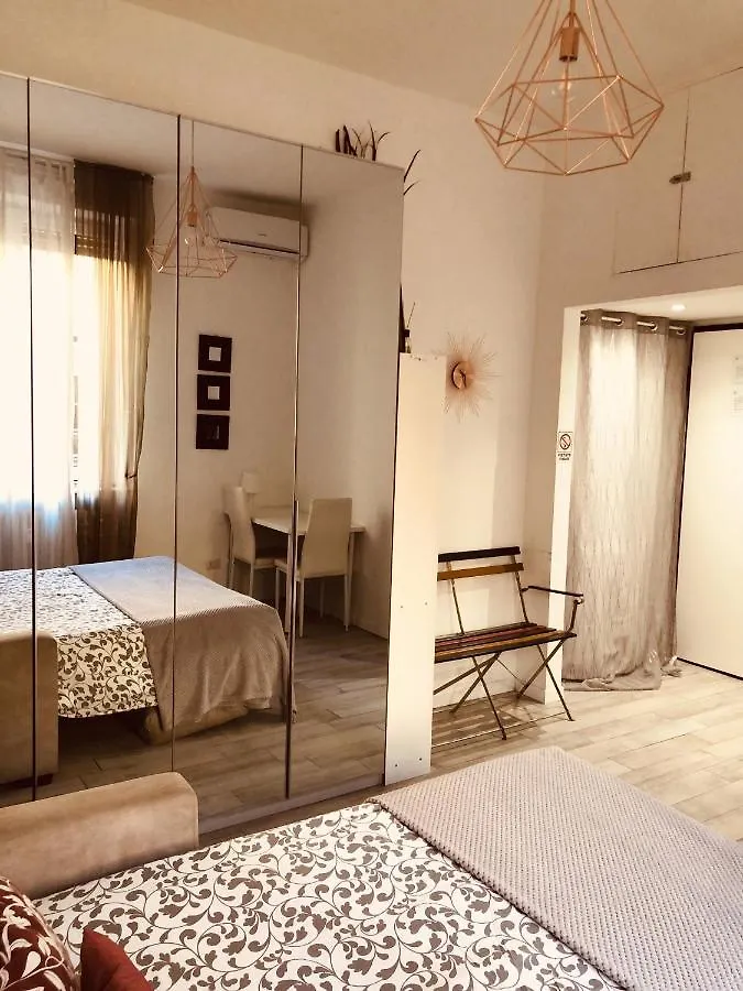 Joy House -Central City Near Metro Arco Della Pace Brera-Entire Apartment Perfect For Work & Play, Nightlife With Ac & Fast Wifi Welcome To The Cool Joy House! Milan