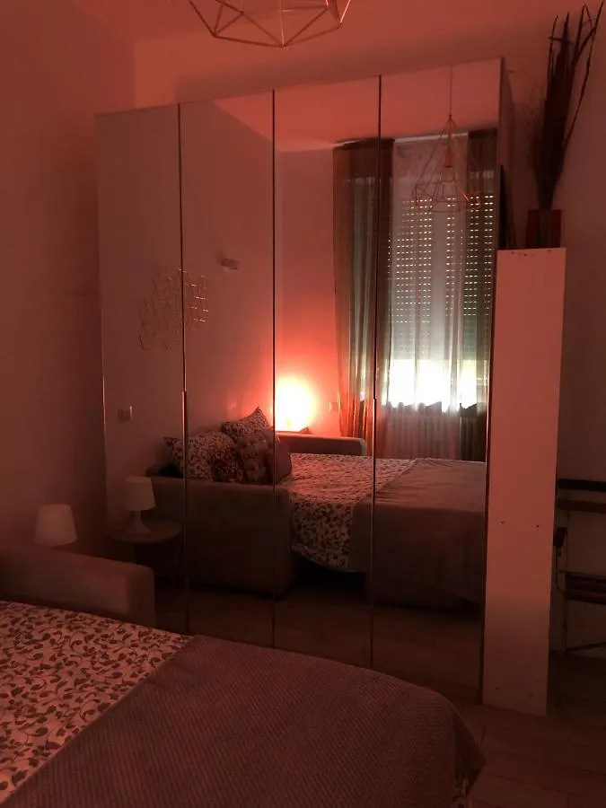 Joy House -Central City Near Metro Arco Della Pace Brera-Entire Apartment Perfect For Work & Play, Nightlife With Ac & Fast Wifi Welcome To The Cool Joy House! Milan