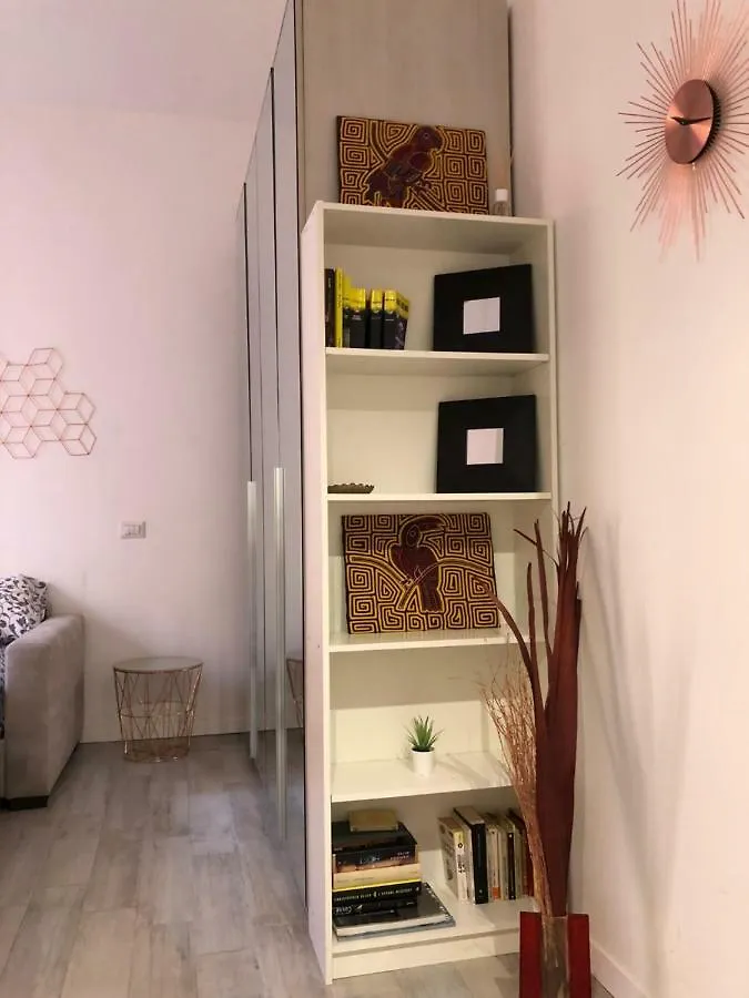 Joy House -Central City Near Metro Arco Della Pace Brera-Entire Apartment Perfect For Work & Play, Nightlife With Ac & Fast Wifi Welcome To The Cool Joy House! Milan
