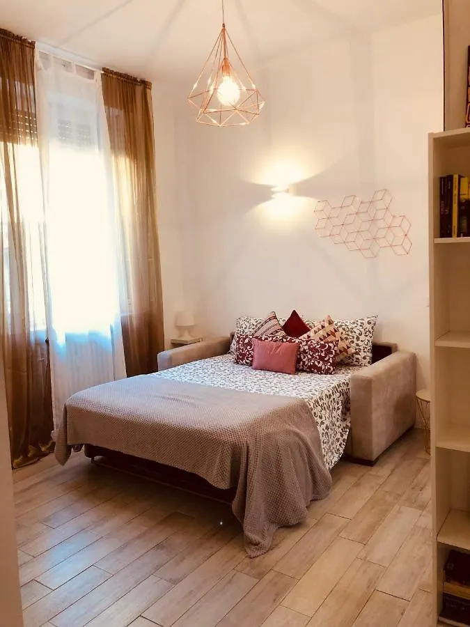 Joy House -Central City Near Metro Arco Della Pace Brera-Entire Apartment Perfect For Work & Play, Nightlife With Ac & Fast Wifi Welcome To The Cool Joy House! Milan